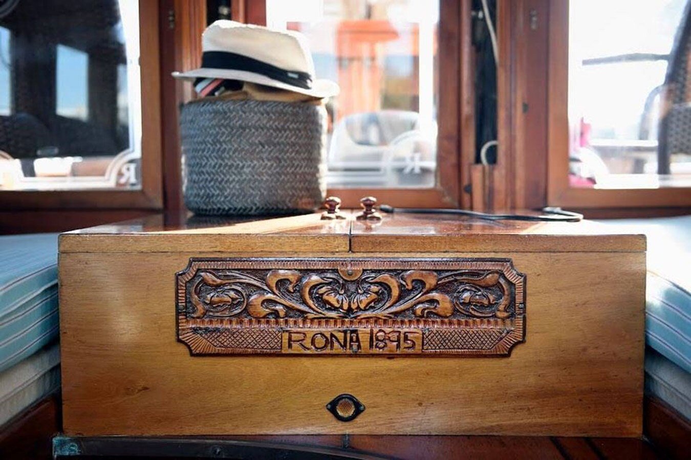 1895-stow-sons-78-1-d1e8d6