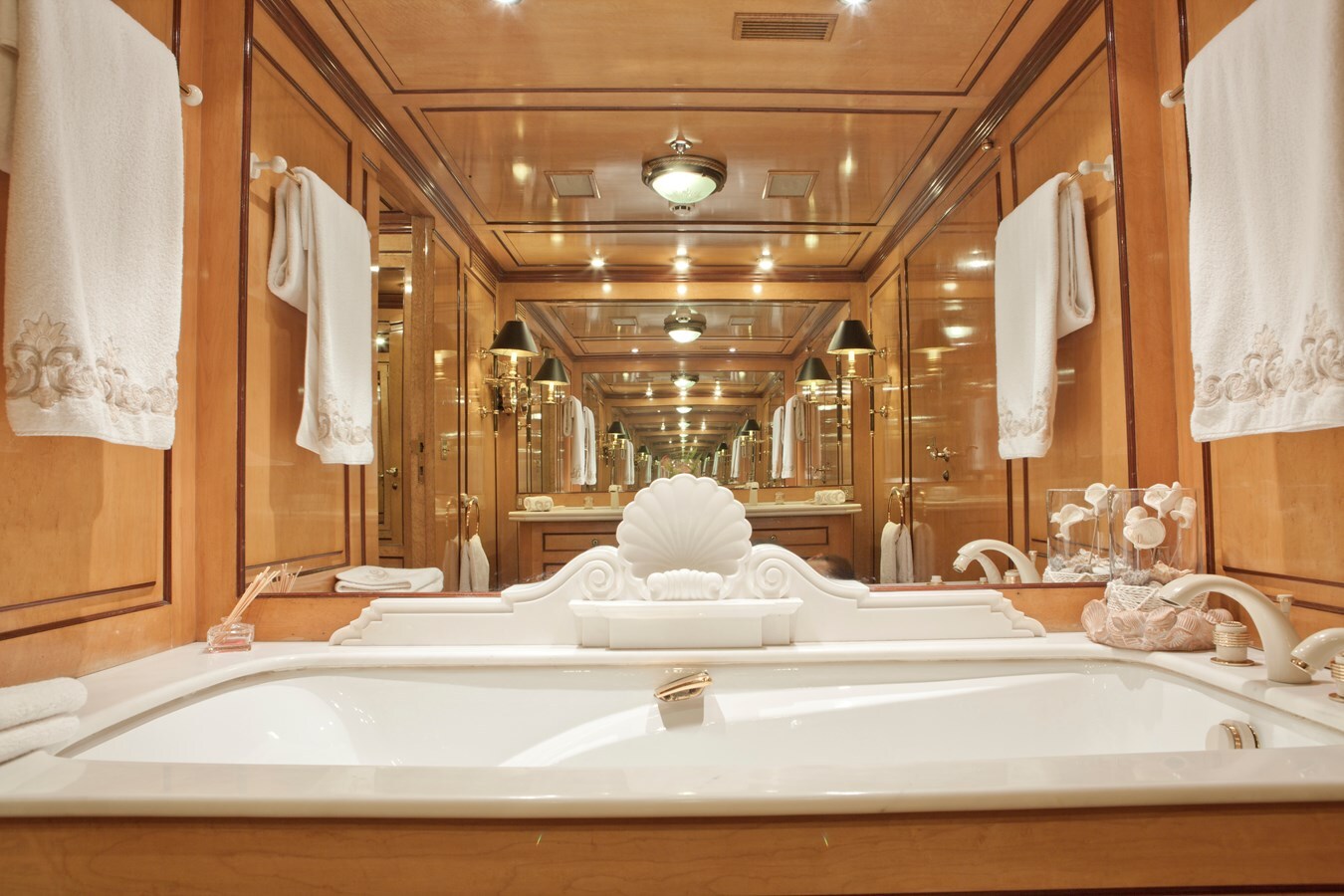 1927 CAMPER & NICHOLSONS 214' 3