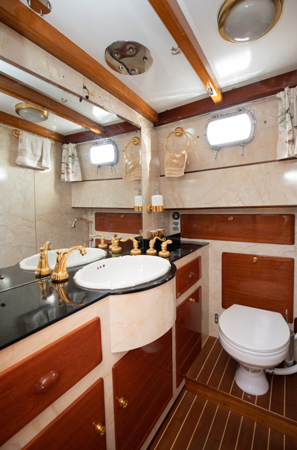 1964 CANTIERI DI PISA 68' 11