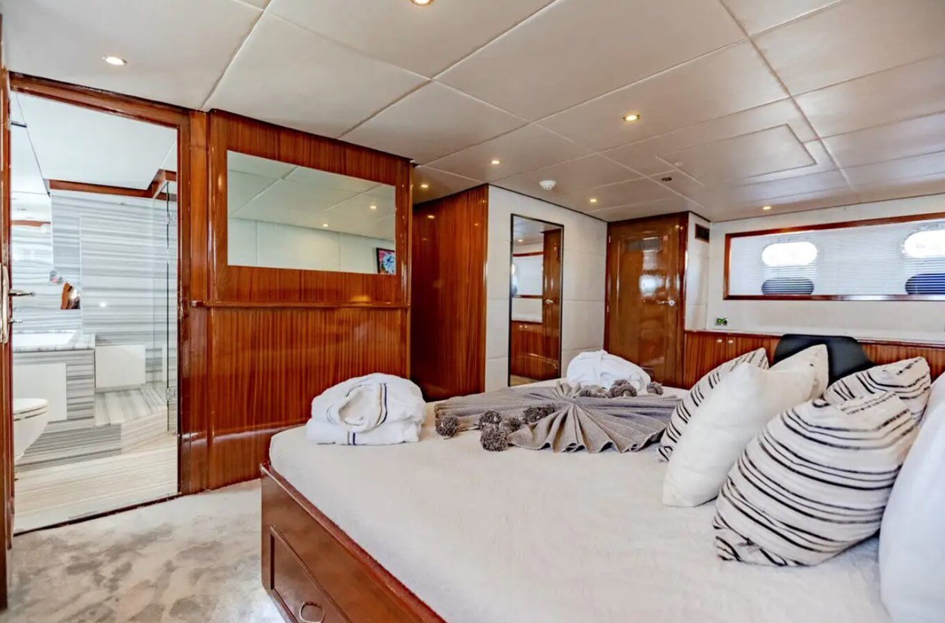 1970 FEADSHIP 116' 3