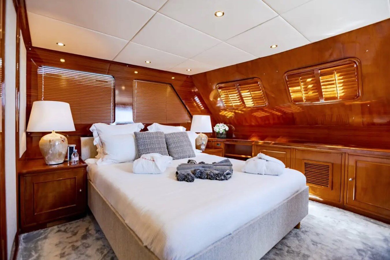 1970 FEADSHIP 116' 3