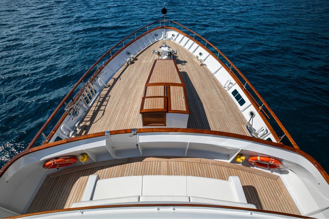 1972 FEADSHIP 105'