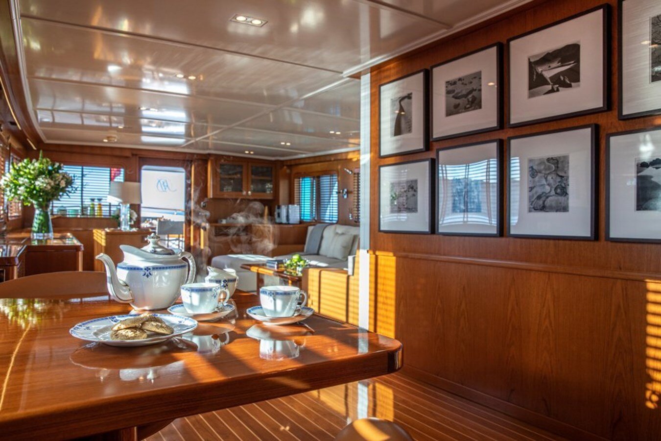 1972 FEADSHIP 105'