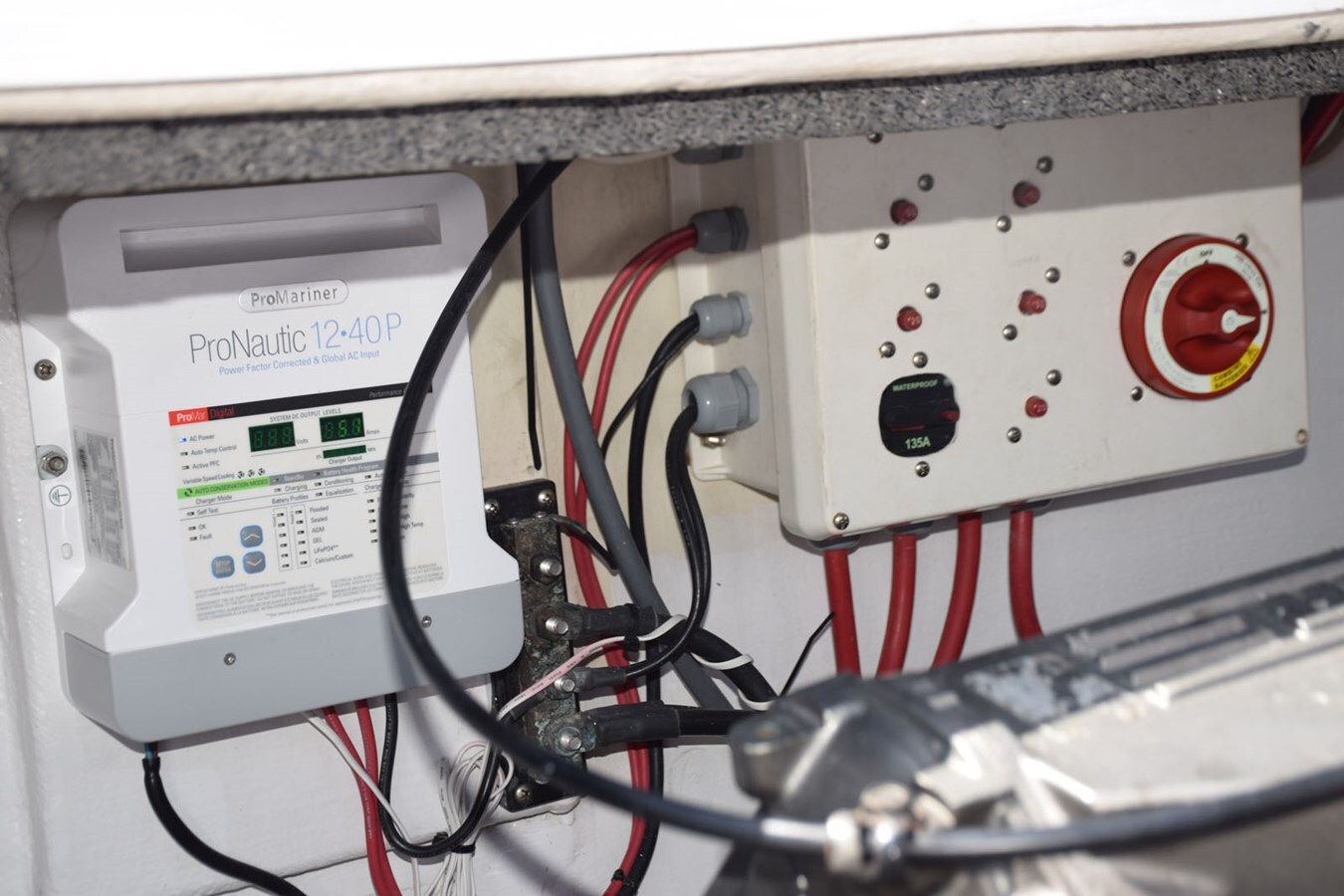 1976-bertram-31-95c5f6