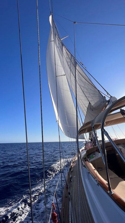 1977-camper-nicholsons-70-8-2bf33d