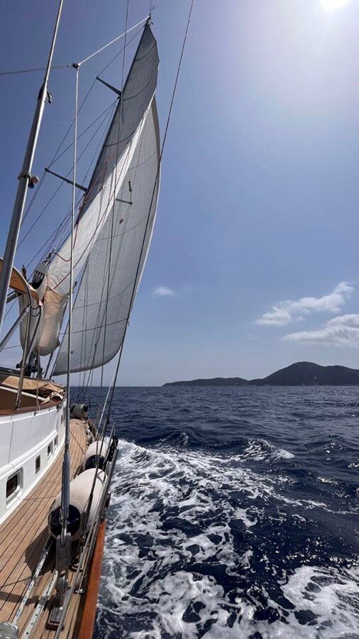 1977-camper-nicholsons-70-8-2bf33d