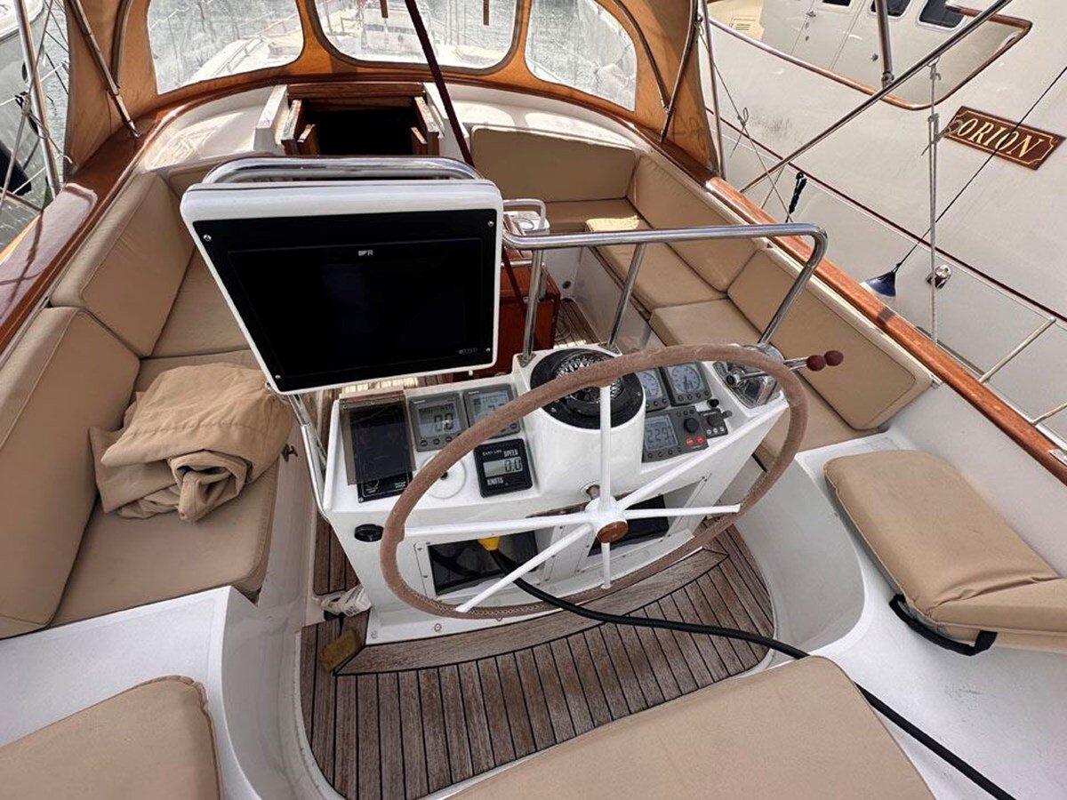 1977-camper-nicholsons-70-8-2bf33d