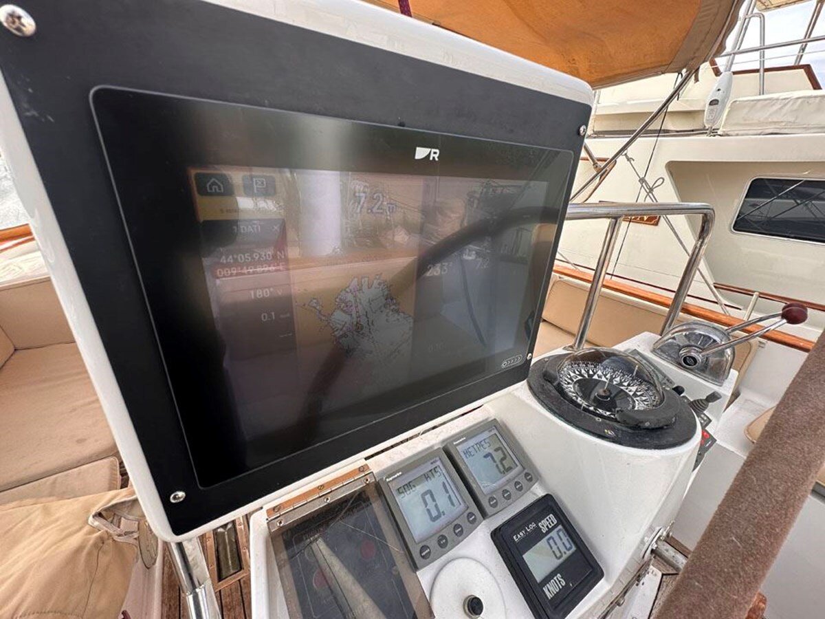 1977-camper-nicholsons-70-8-2bf33d