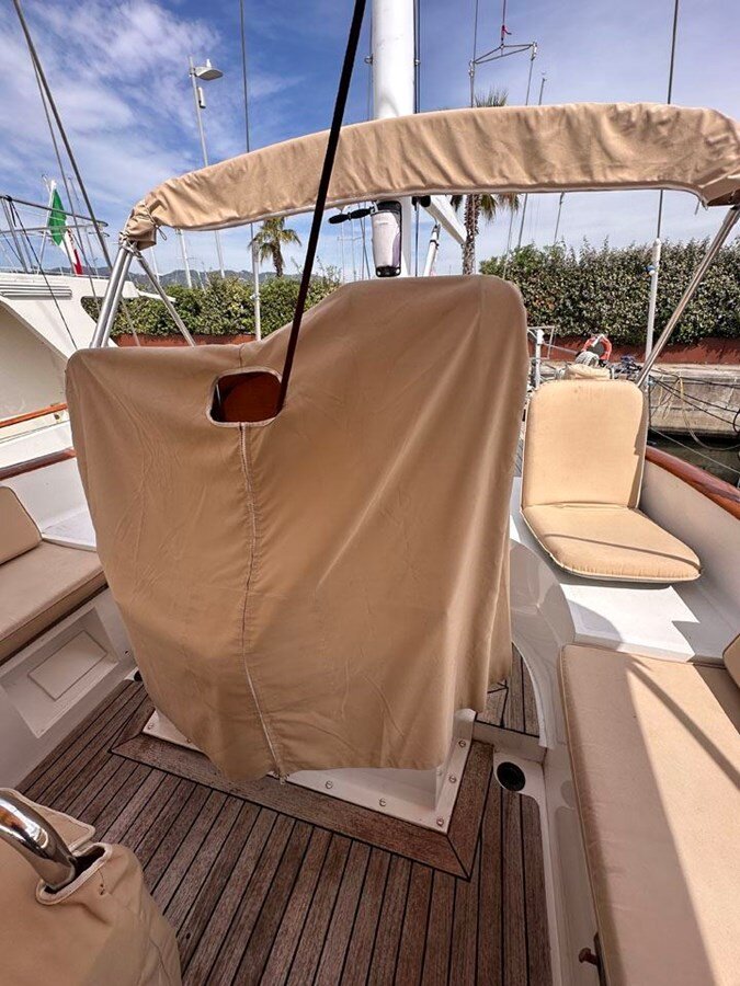 1977-camper-nicholsons-70-8-2bf33d