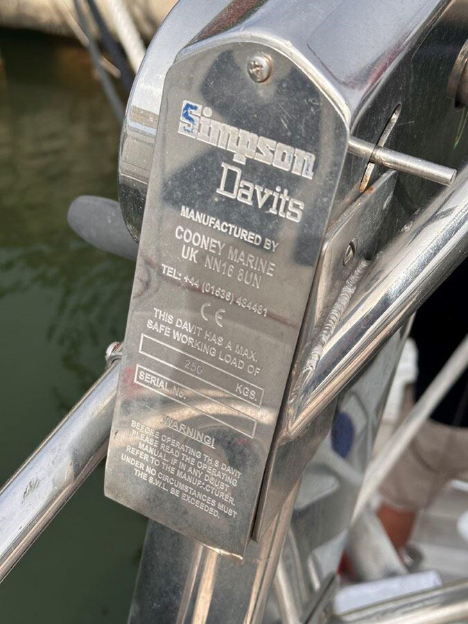 1977-camper-nicholsons-70-8-2bf33d