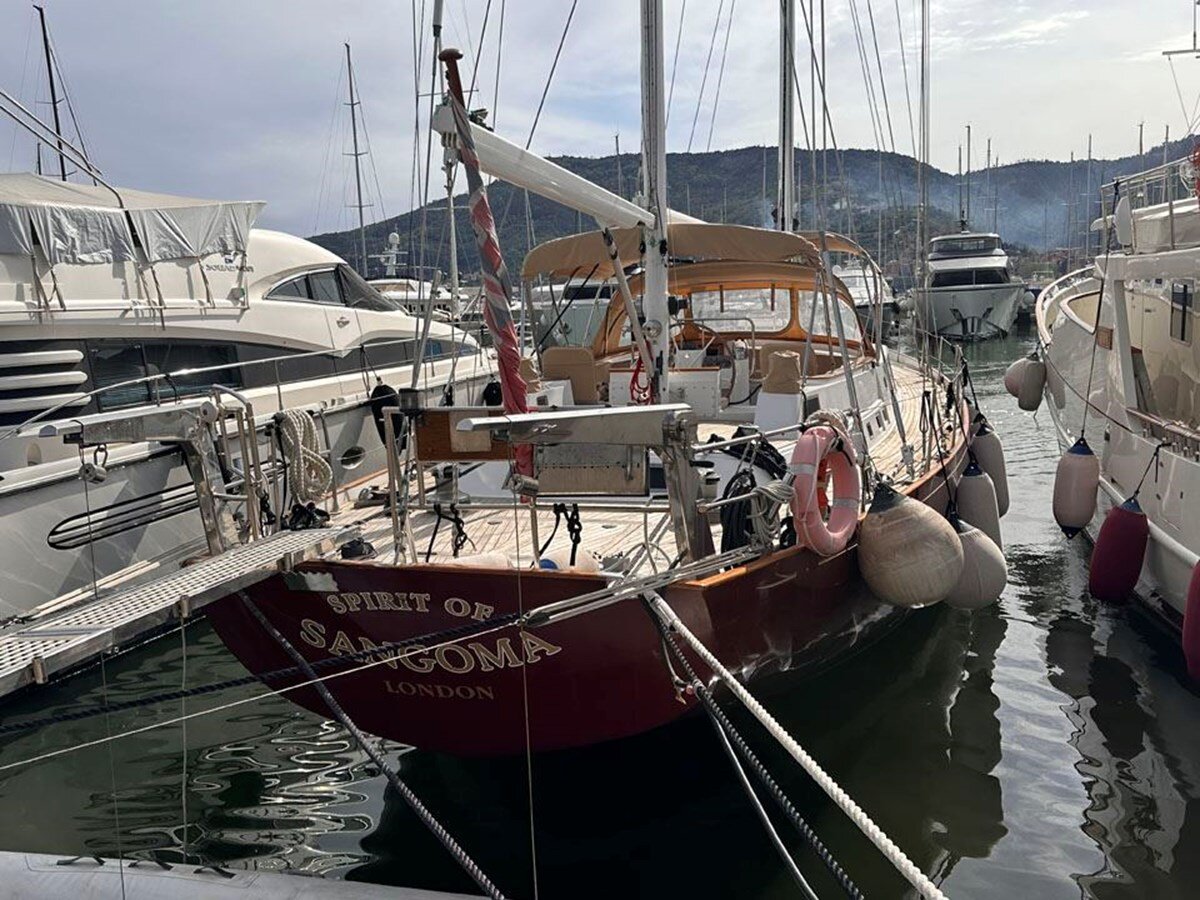 1977-camper-nicholsons-70-8-2bf33d