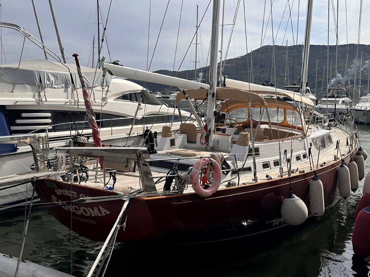 1977-camper-nicholsons-70-8-2bf33d