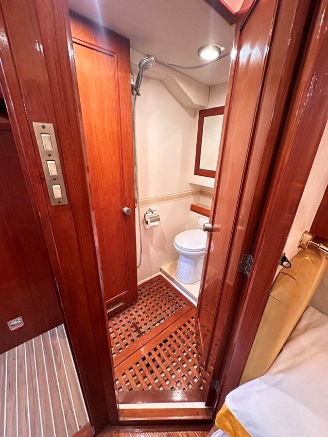 1977-camper-nicholsons-70-8-2bf33d