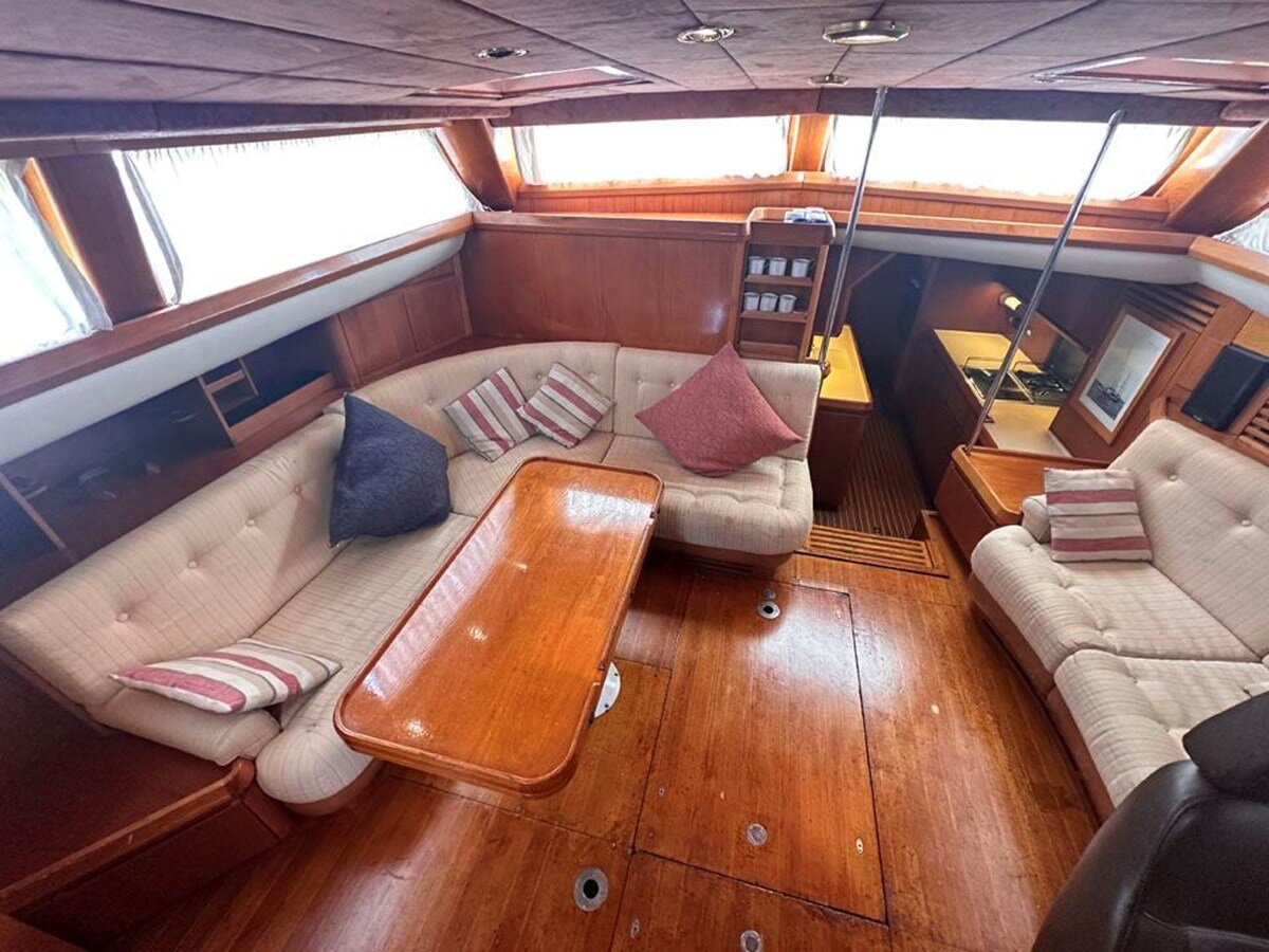 1977-camper-nicholsons-70-8-2bf33d