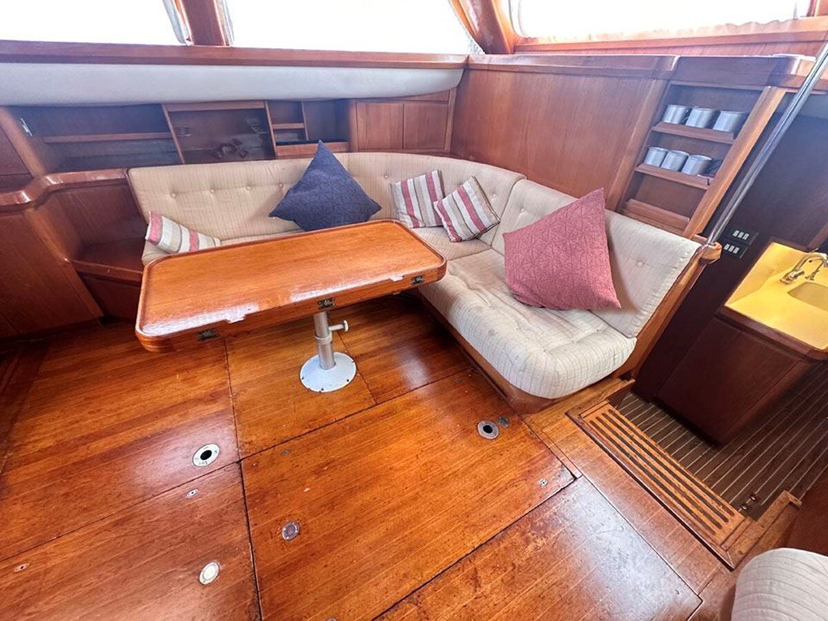 1977-camper-nicholsons-70-8-2bf33d