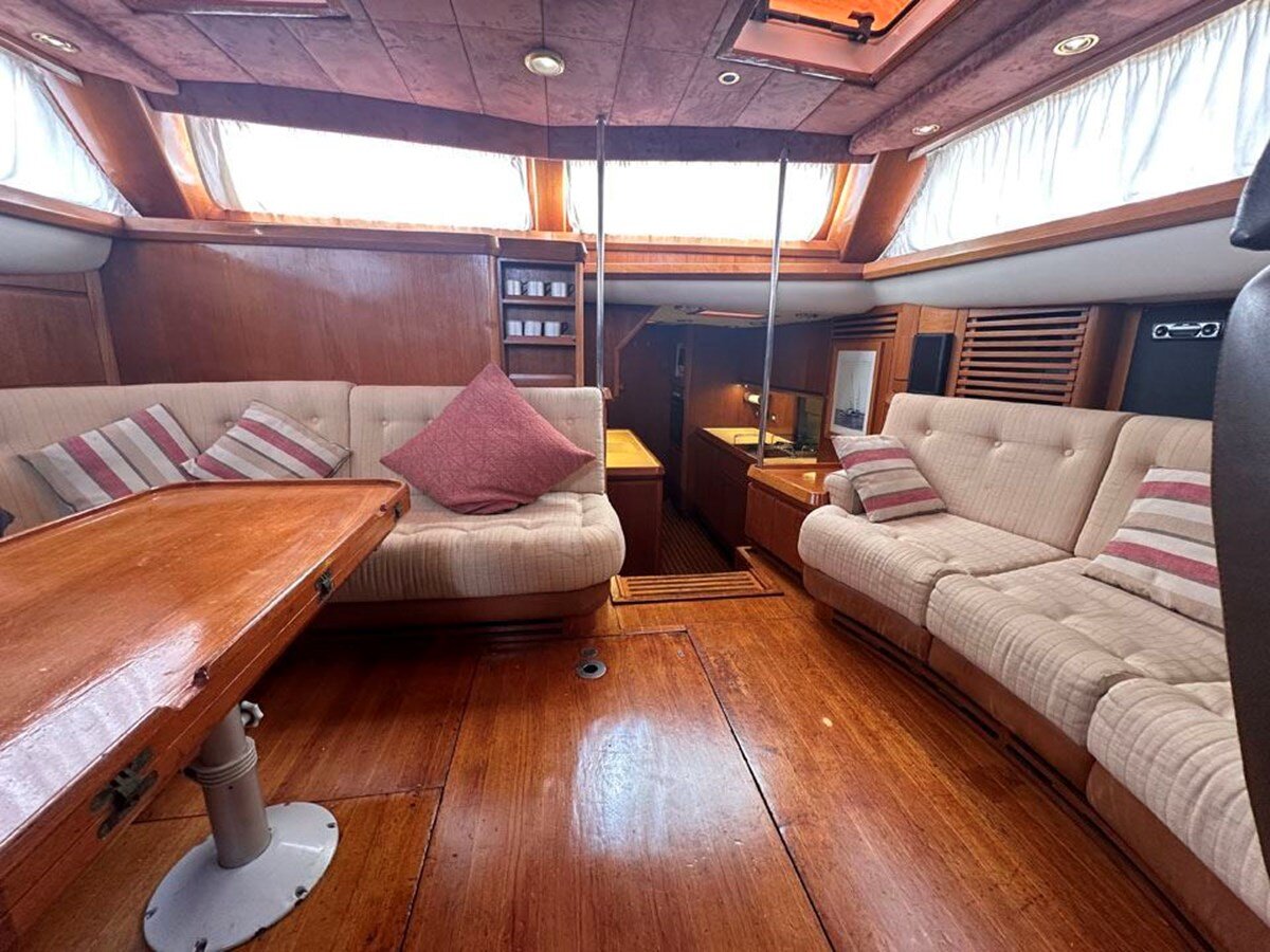 1977-camper-nicholsons-70-8-2bf33d