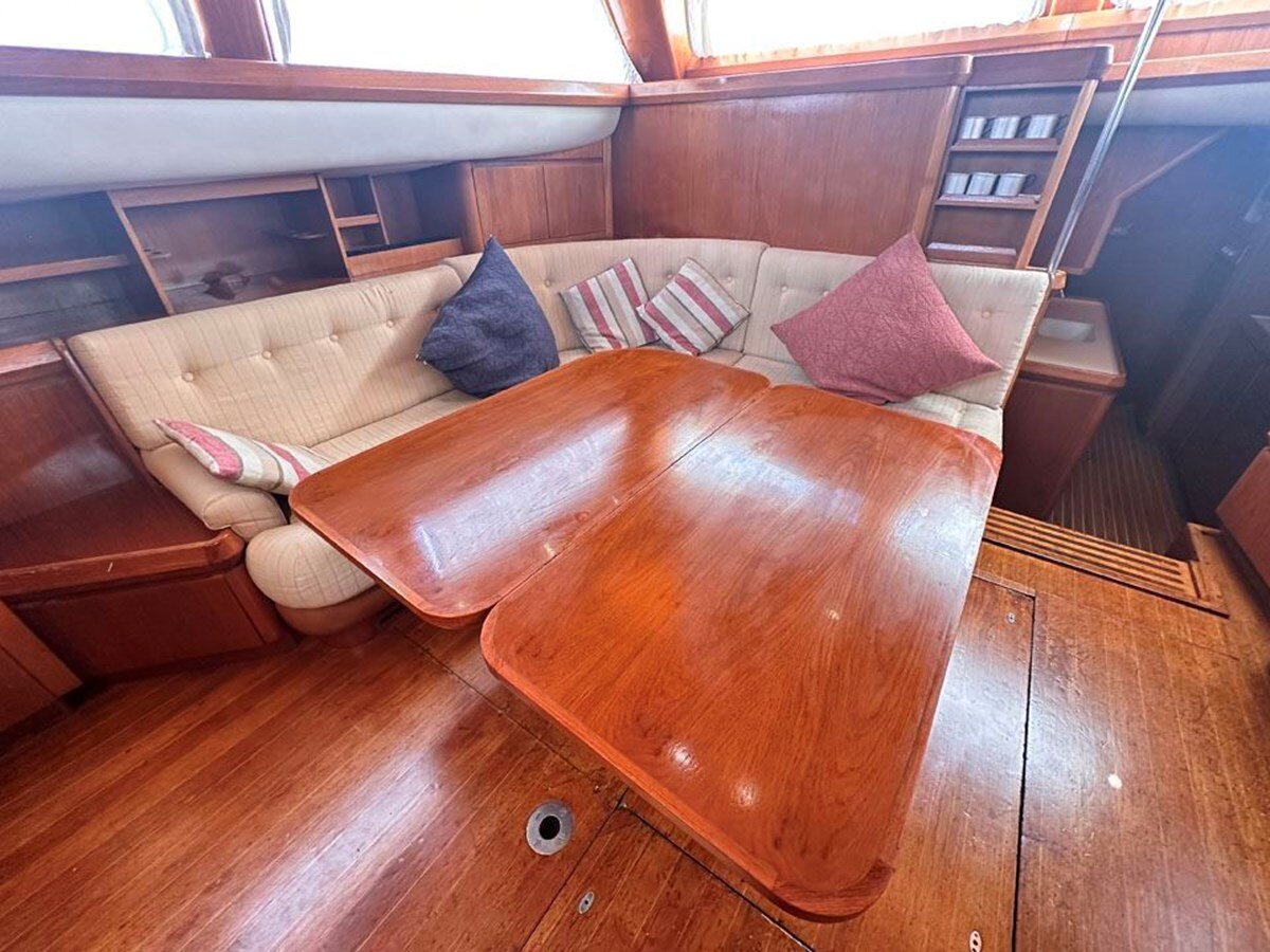 1977-camper-nicholsons-70-8-2bf33d