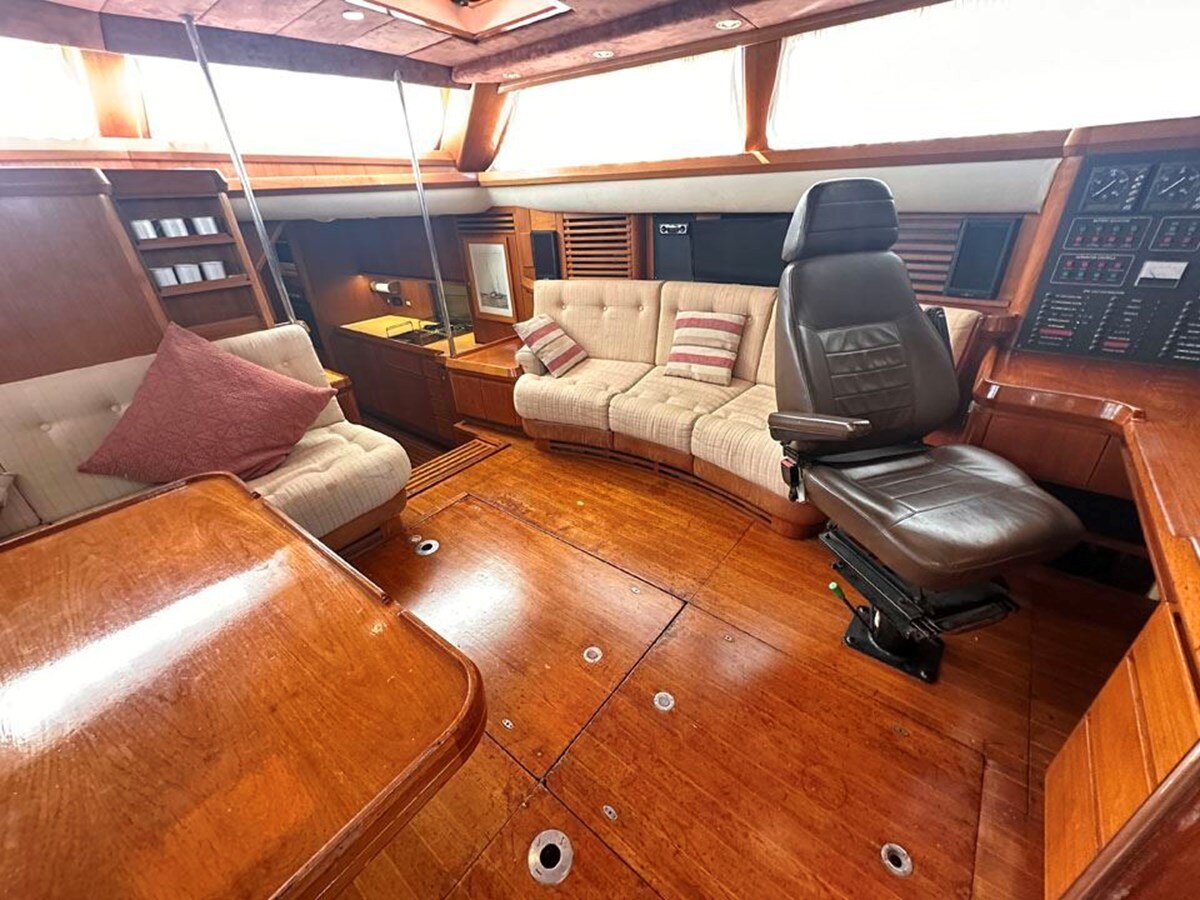 1977-camper-nicholsons-70-8-2bf33d