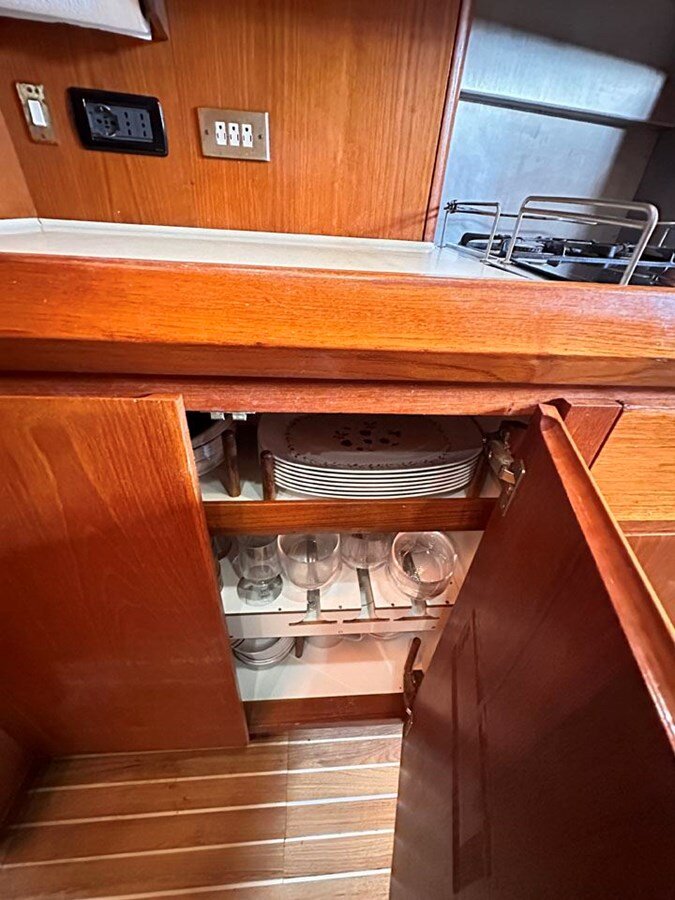 1977-camper-nicholsons-70-8-2bf33d