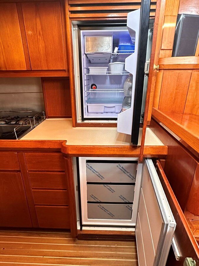 1977-camper-nicholsons-70-8-2bf33d