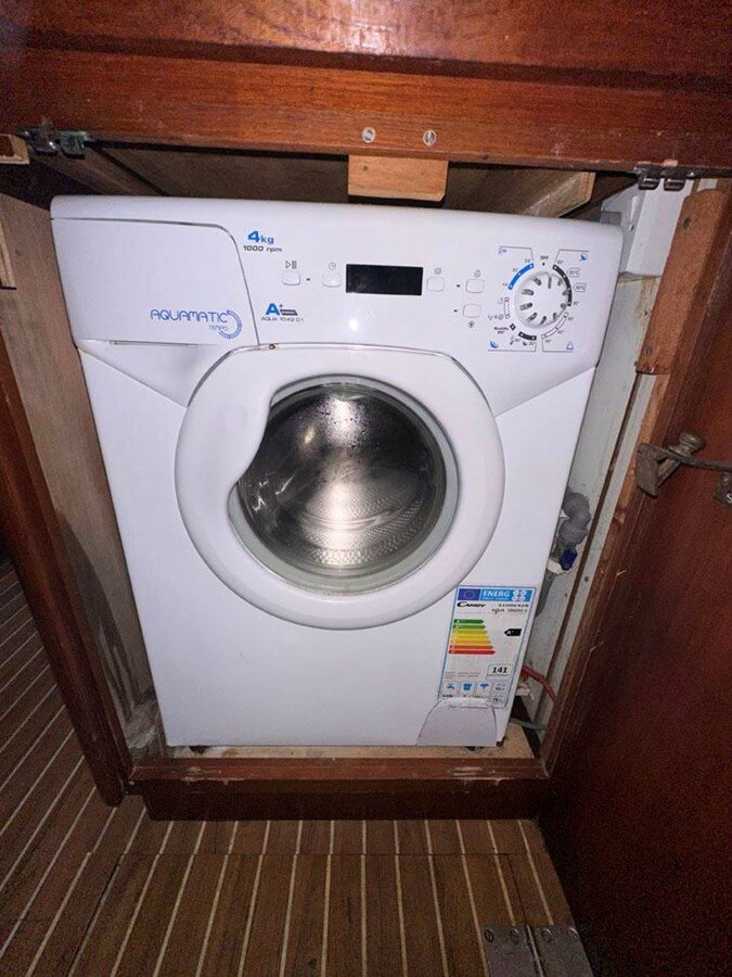 1977-camper-nicholsons-70-8-2bf33d