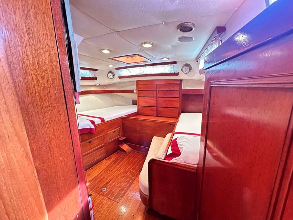 1977-camper-nicholsons-70-8-2bf33d