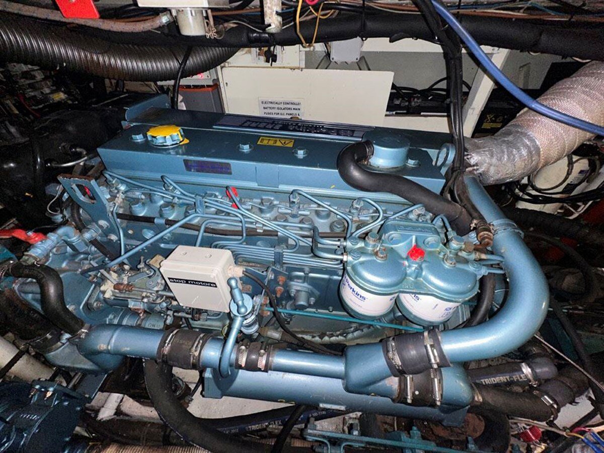 1977-camper-nicholsons-70-8-2bf33d