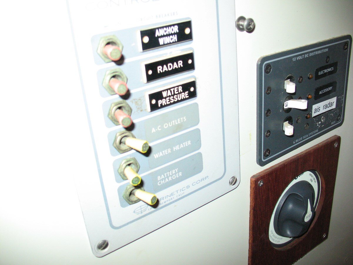 1977-downeaster-35-6-abf3c6