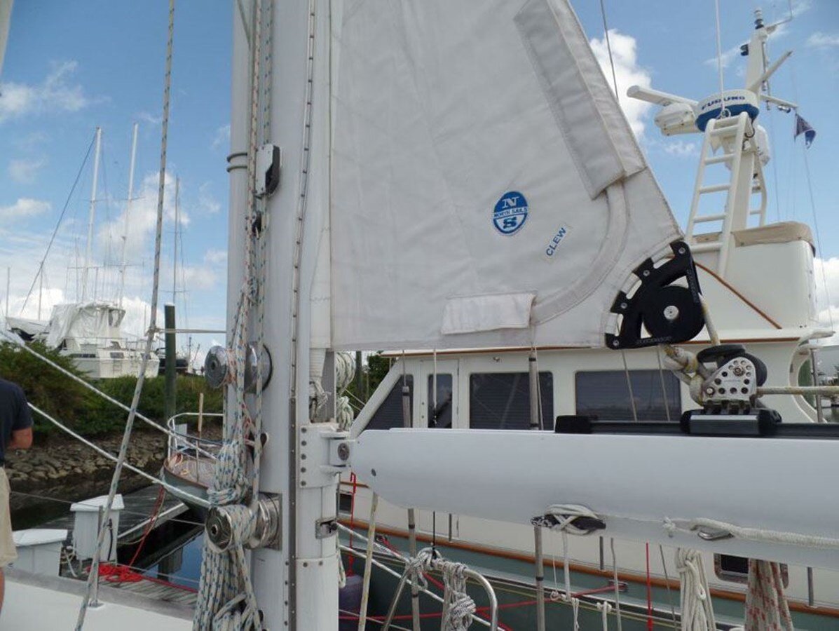 1979-hinckley-50-7-96ddae