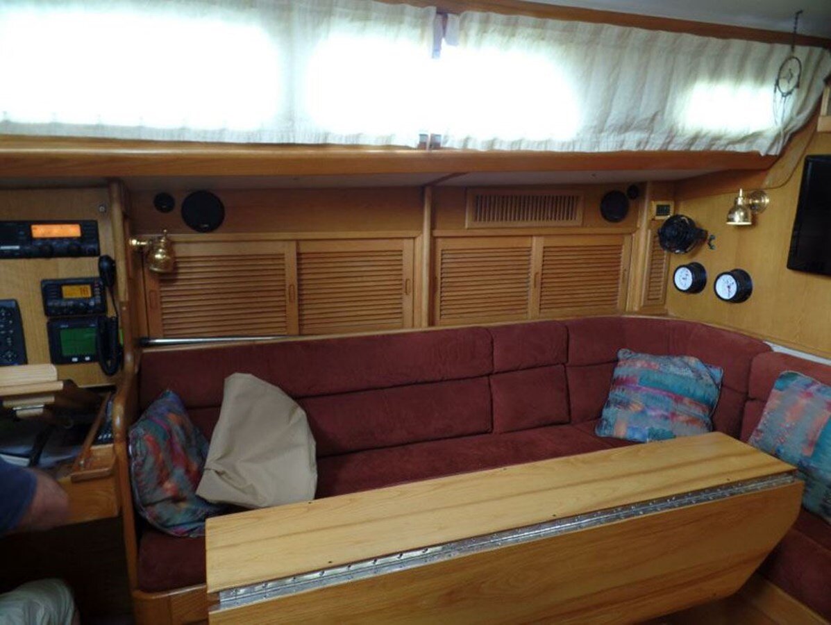 1979-hinckley-50-7-96ddae