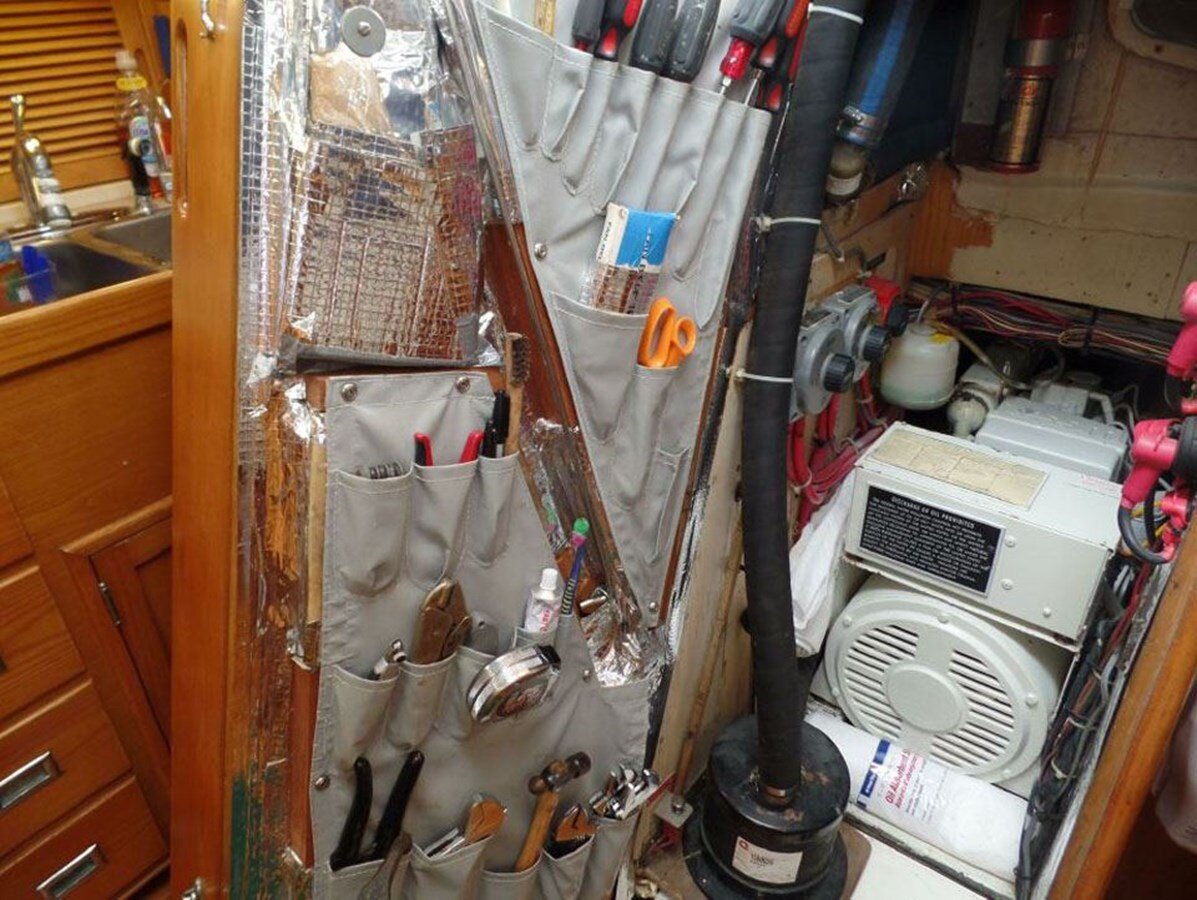 1979-hinckley-50-7-96ddae