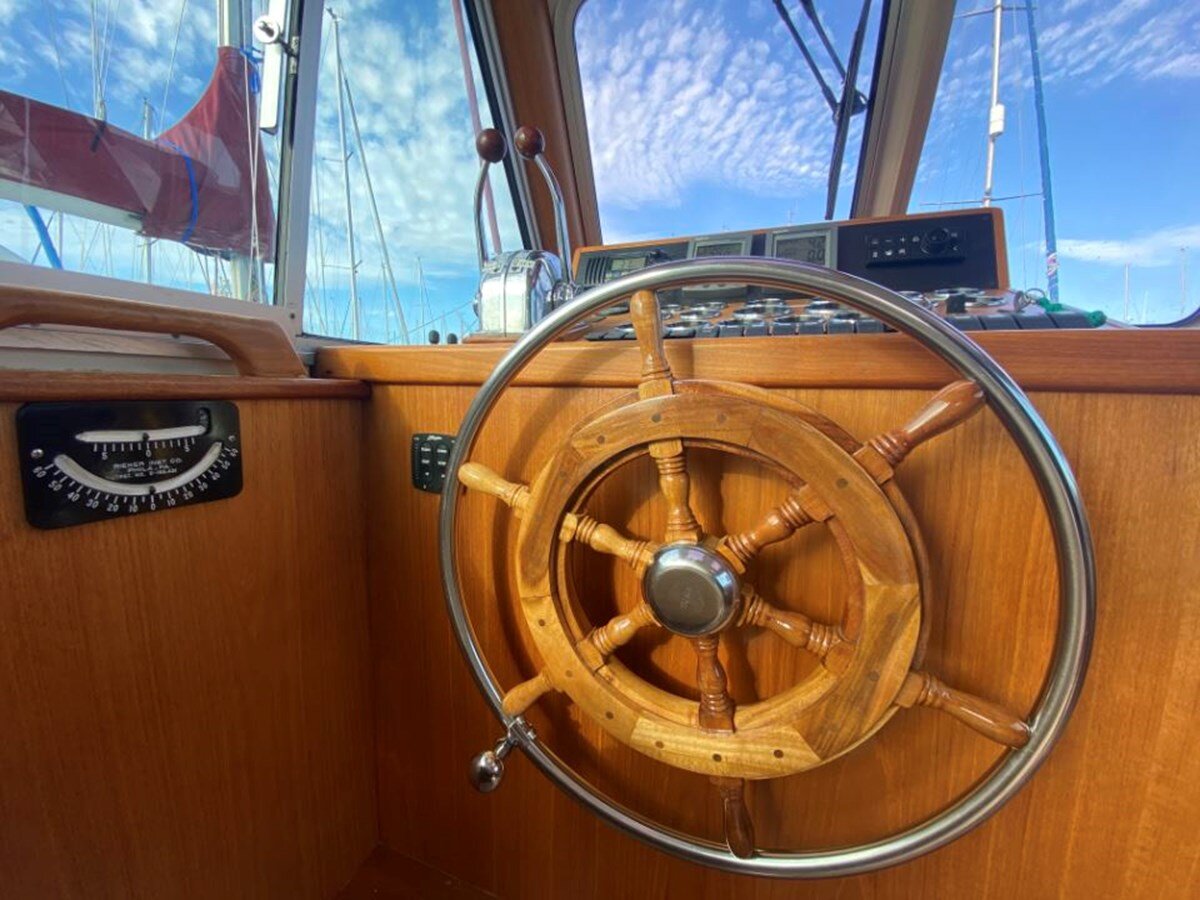 1981-james-caddy-34-5-9a5611