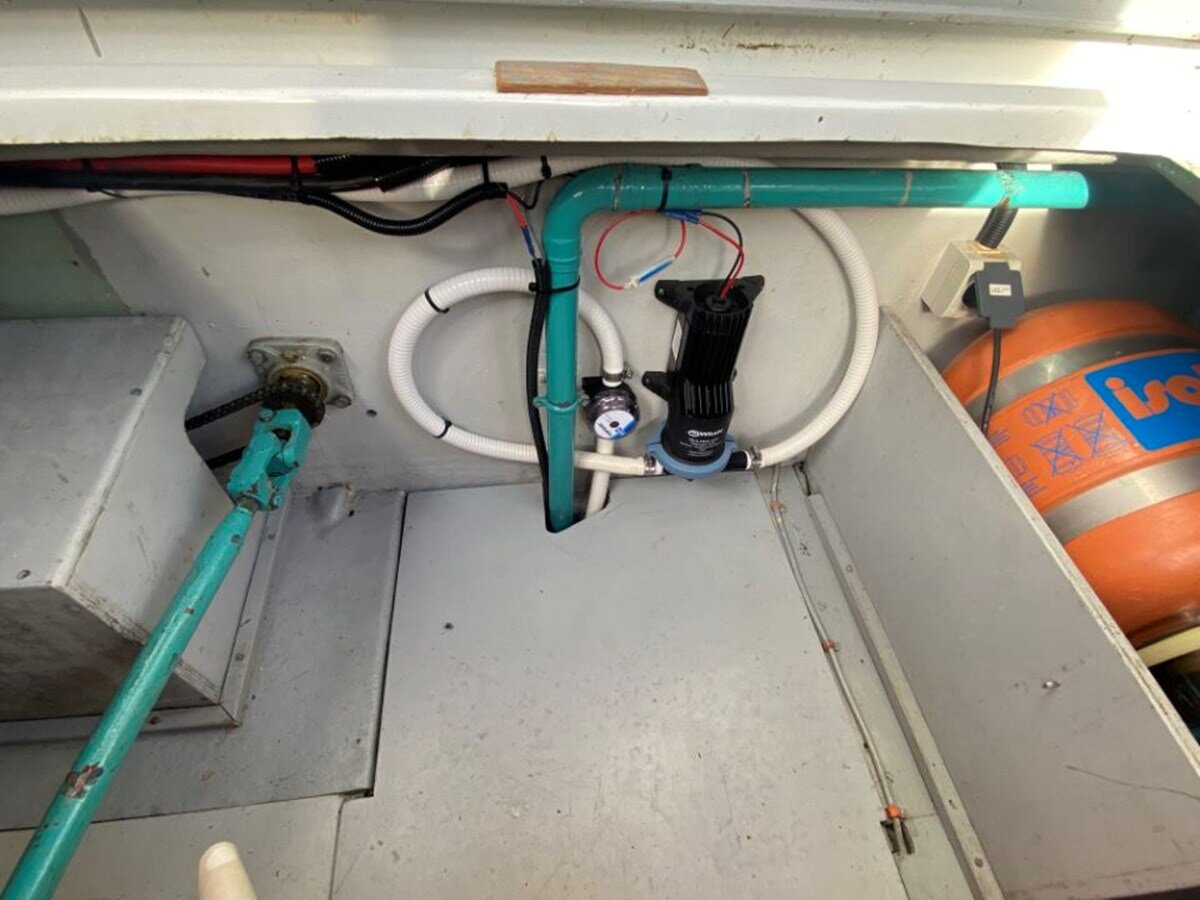 1981-james-caddy-34-5-9a5611