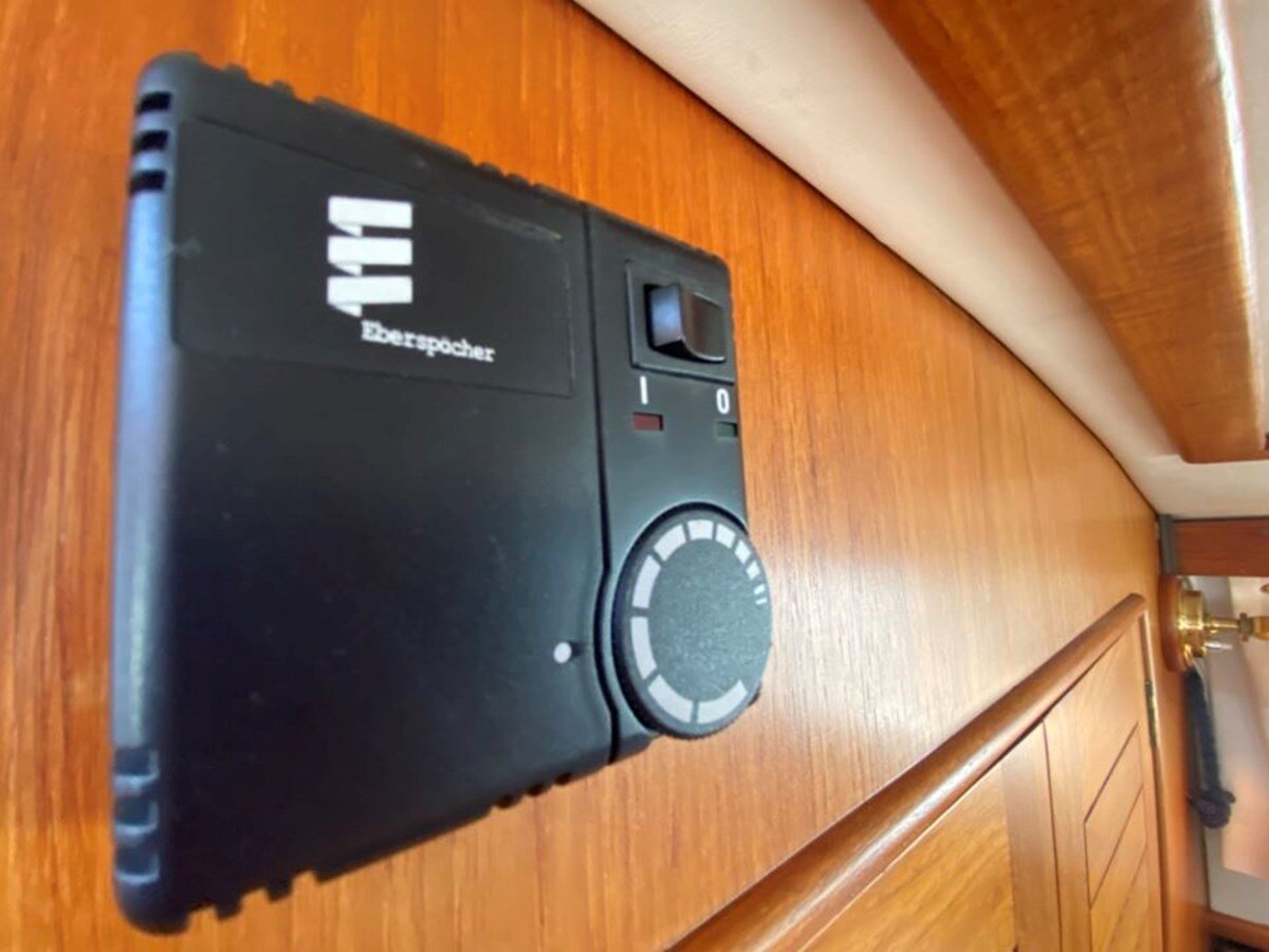 1981-james-caddy-34-5-9a5611