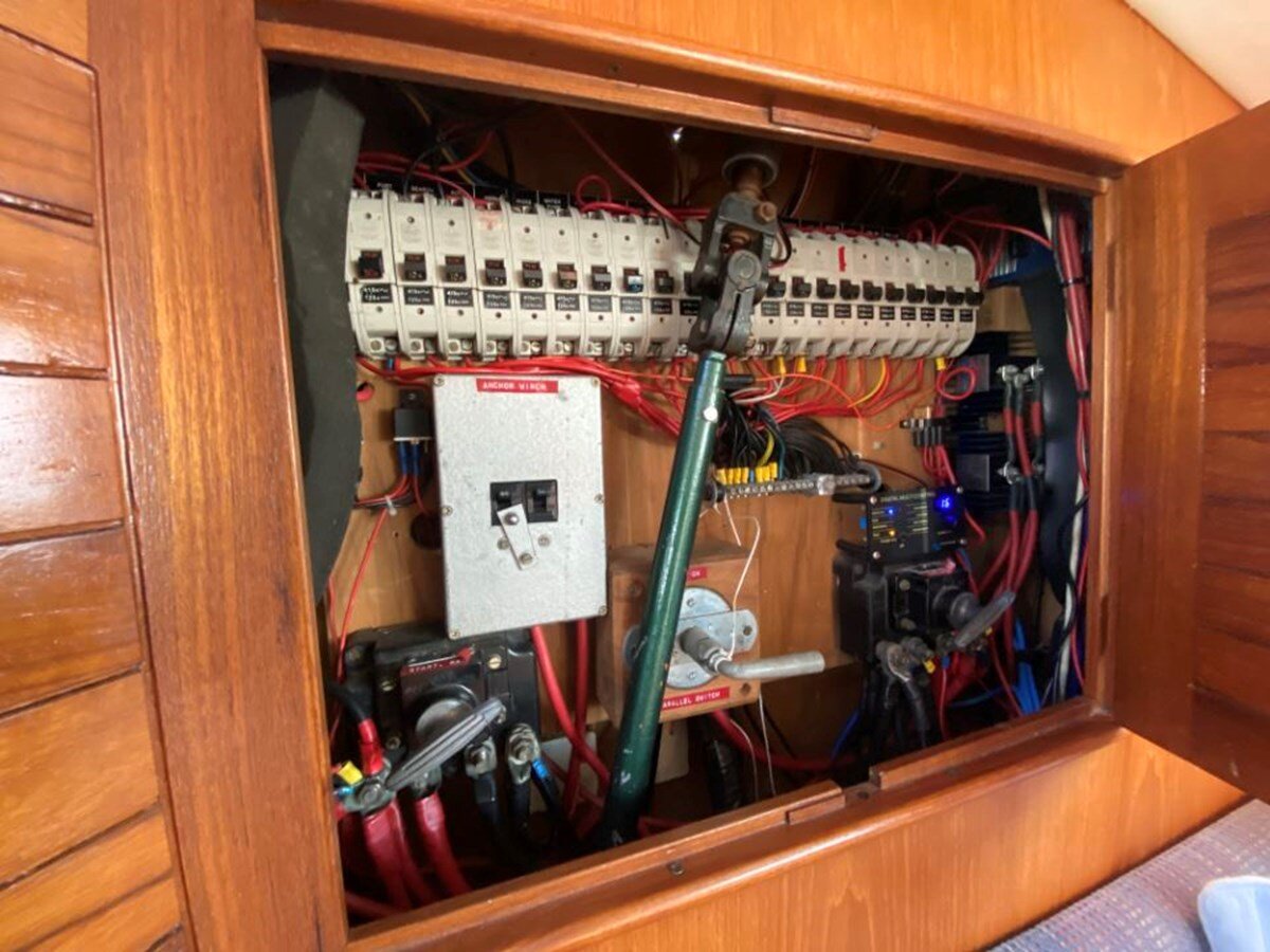 1981-james-caddy-34-5-9a5611