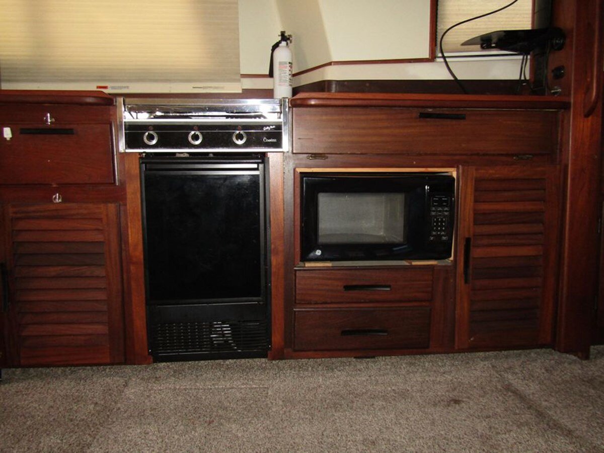 1981-mainship-40-46895a