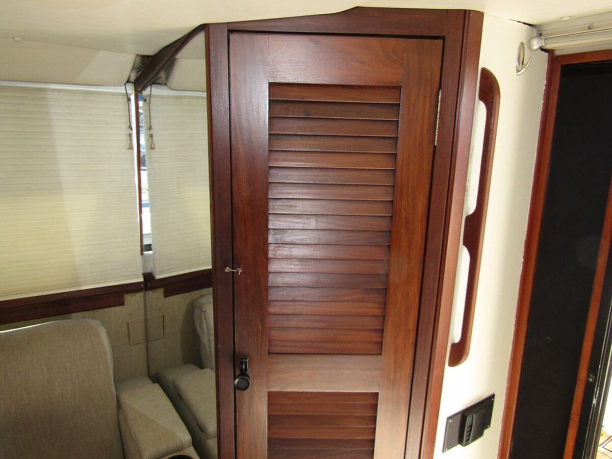 1981-mainship-40-46895a