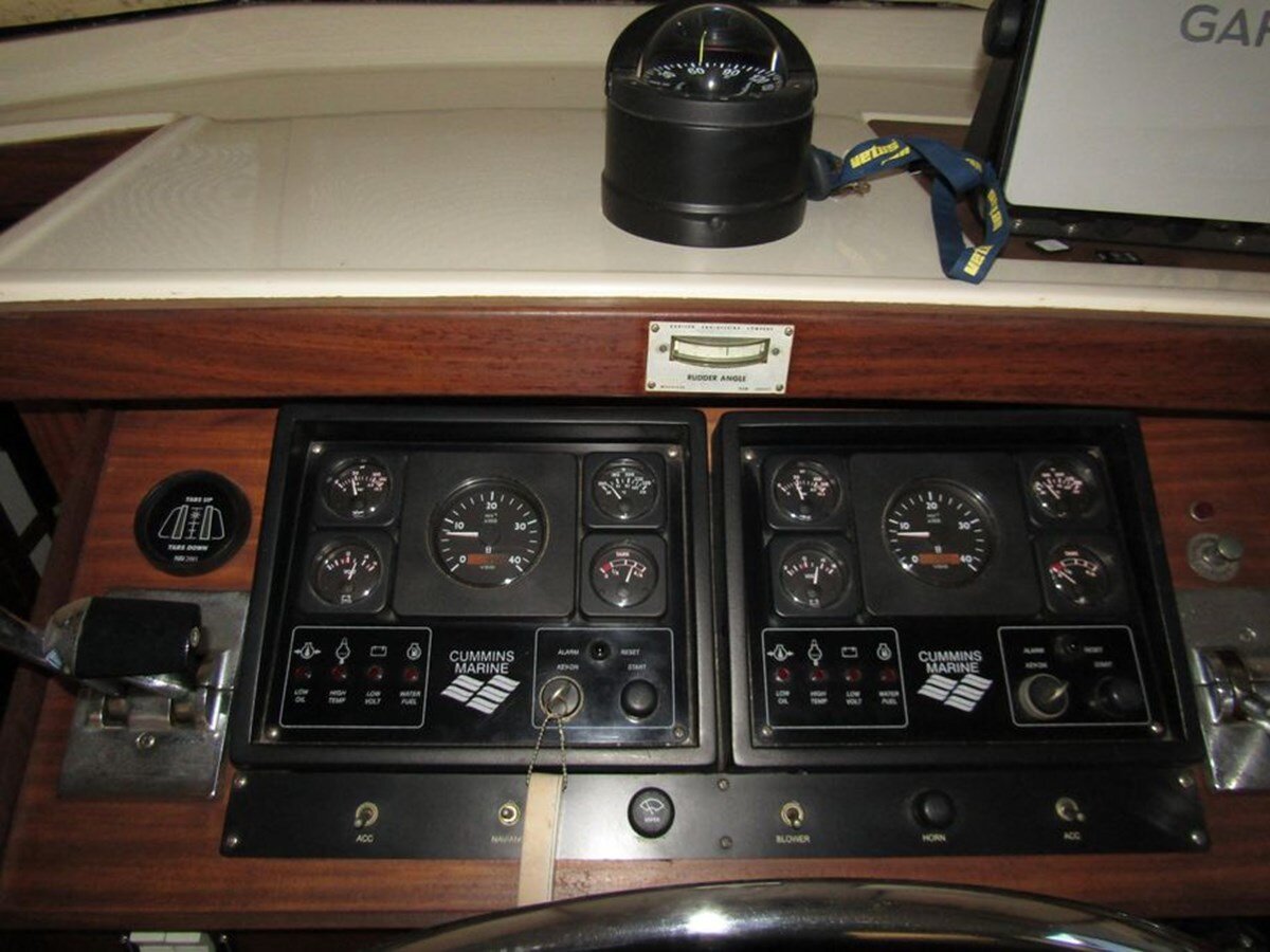 1981-mainship-40-46895a