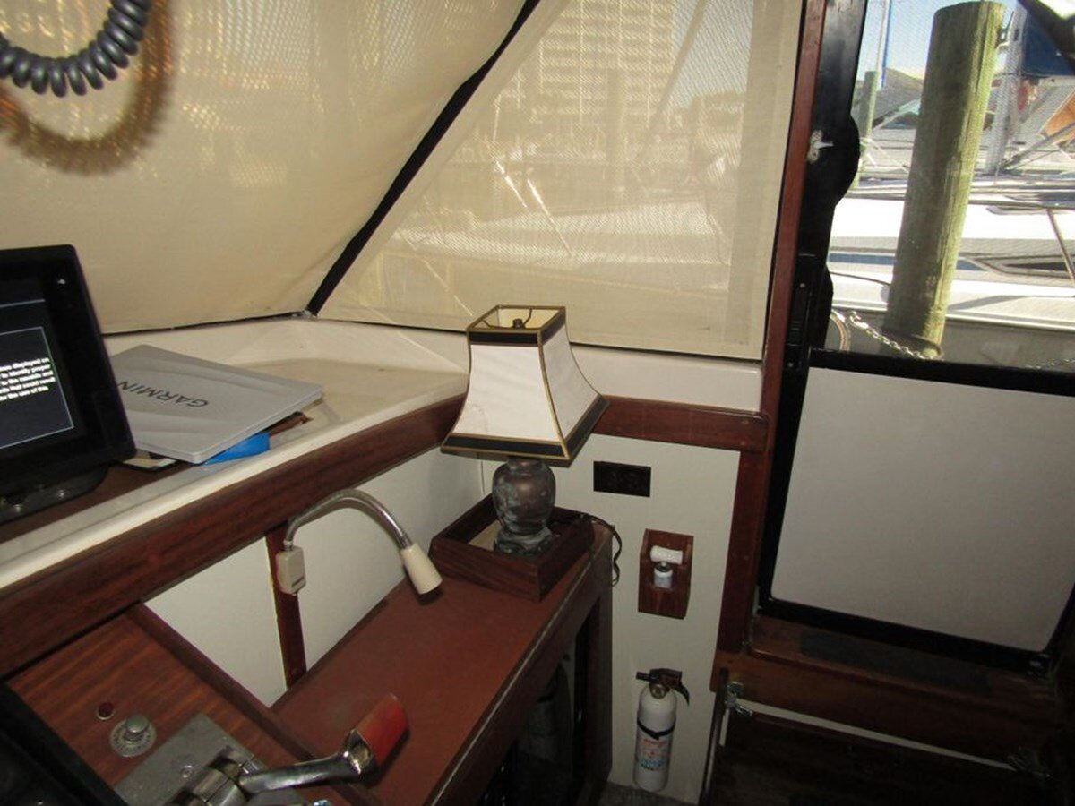 1981-mainship-40-46895a