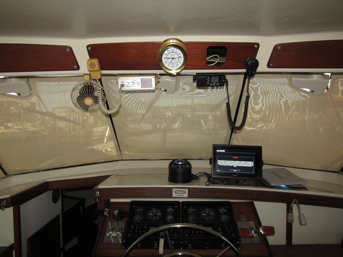 1981-mainship-40-46895a