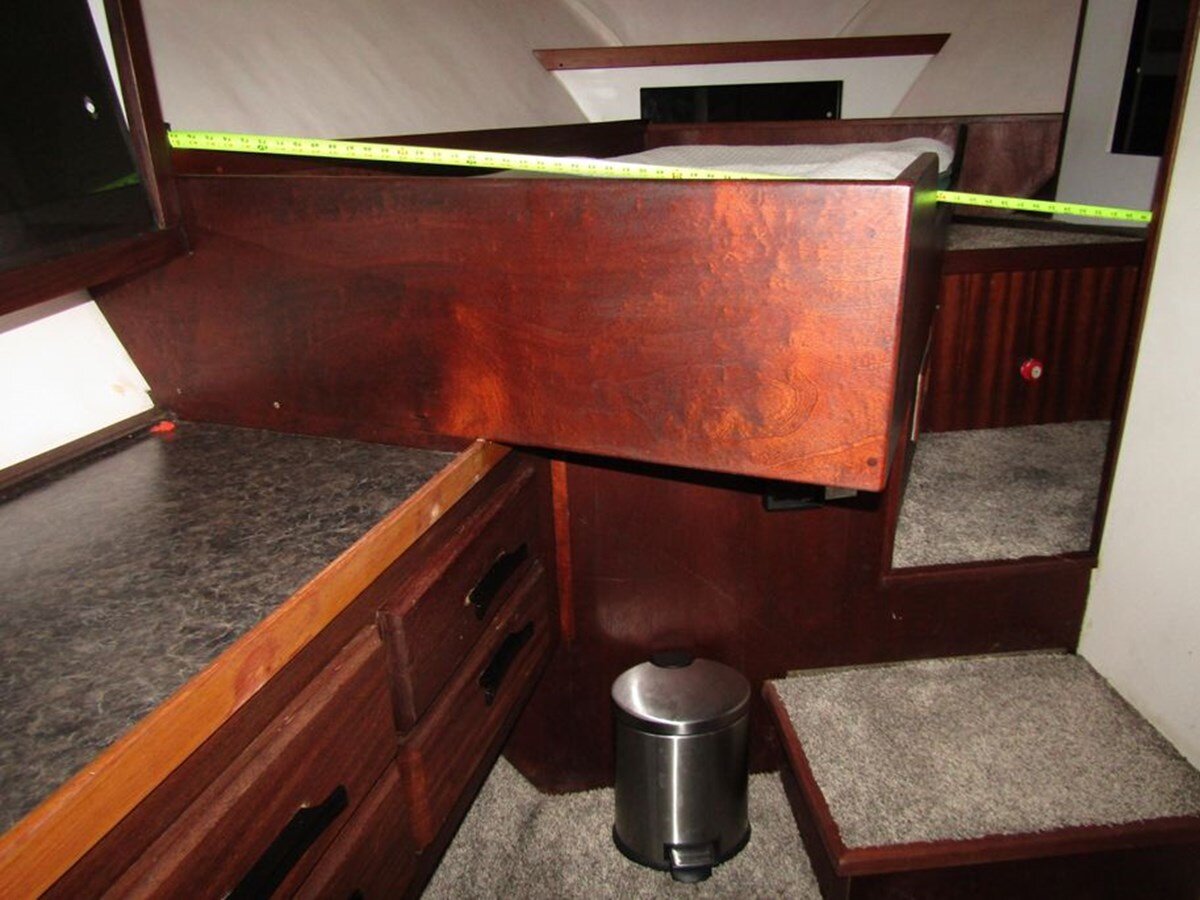 1981-mainship-40-46895a