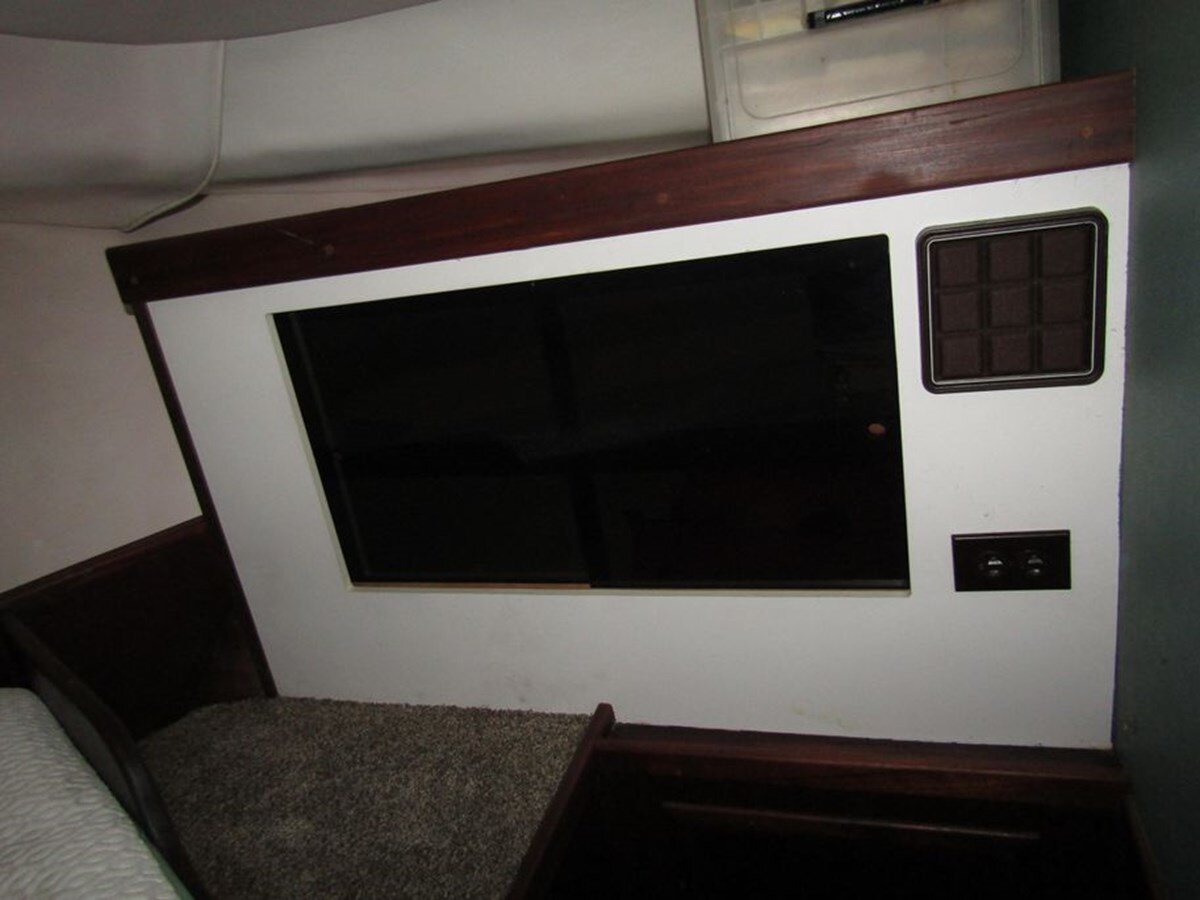 1981-mainship-40-46895a