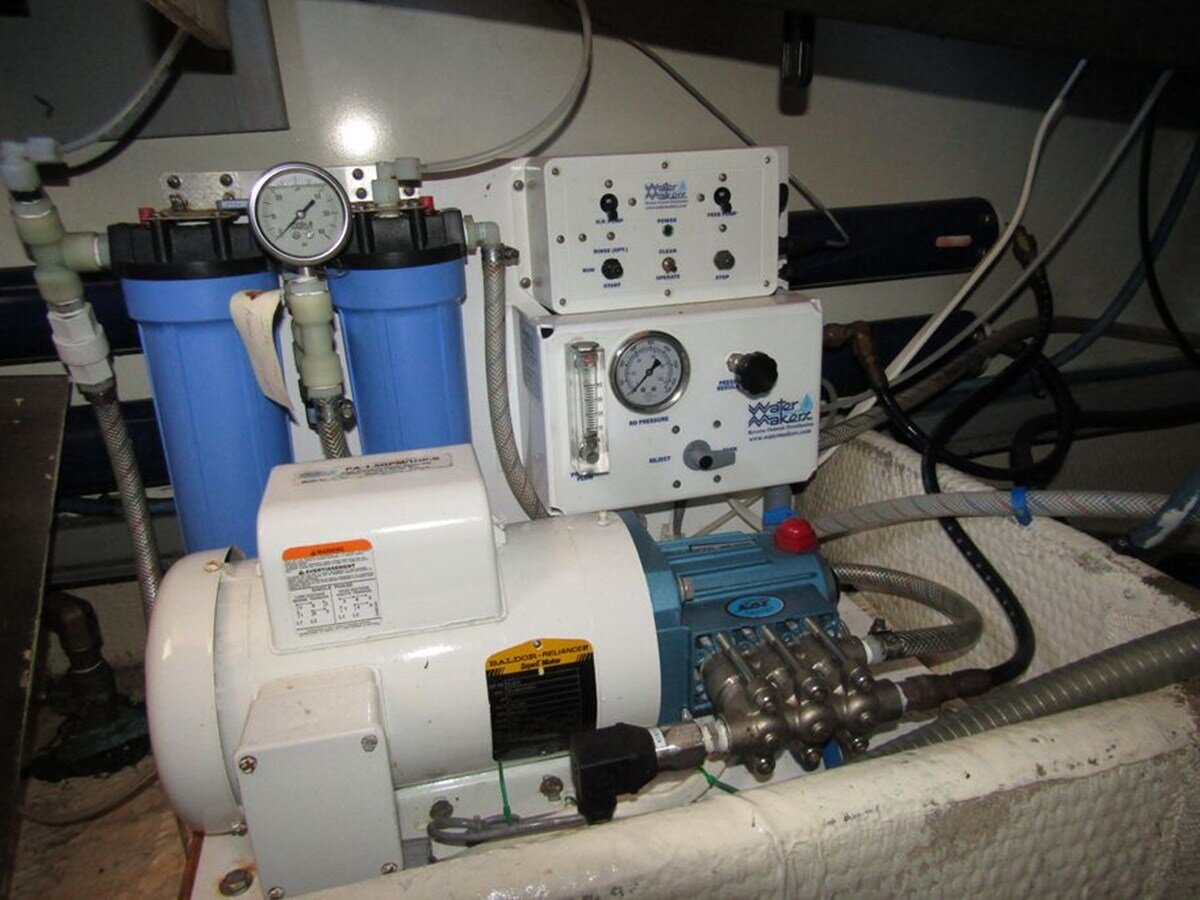 1981-mainship-40-46895a