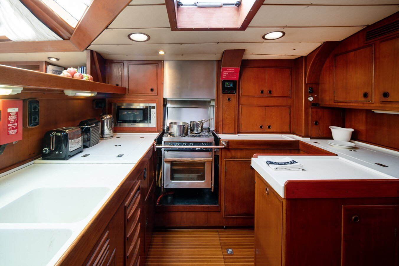 1981 NAUTOR SWAN 76' 10