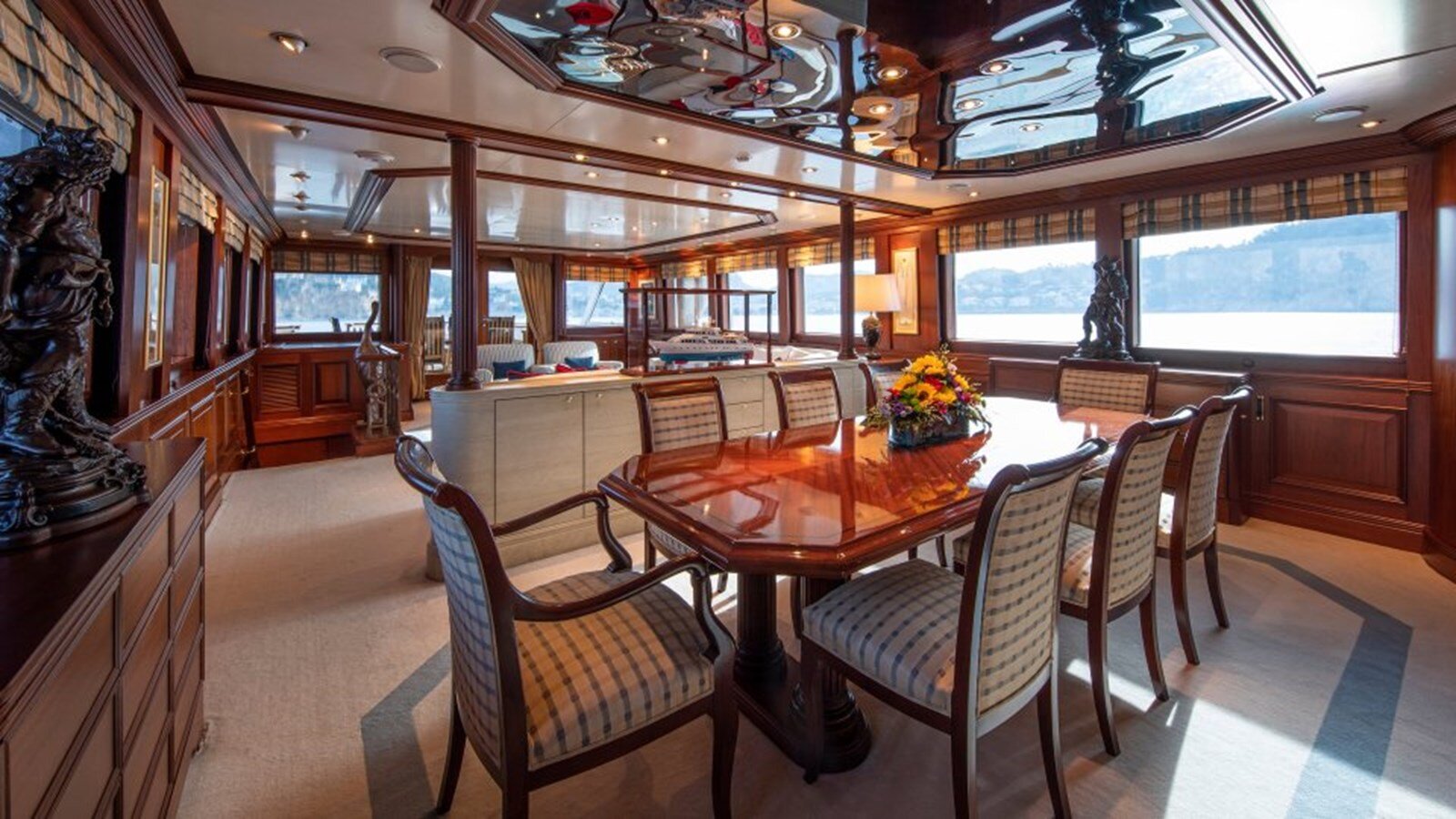 1982 FEADSHIP 124' 5