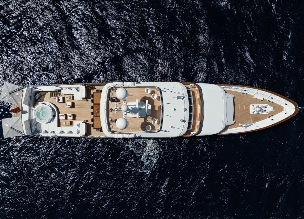 1982 FEADSHIP 137' 2