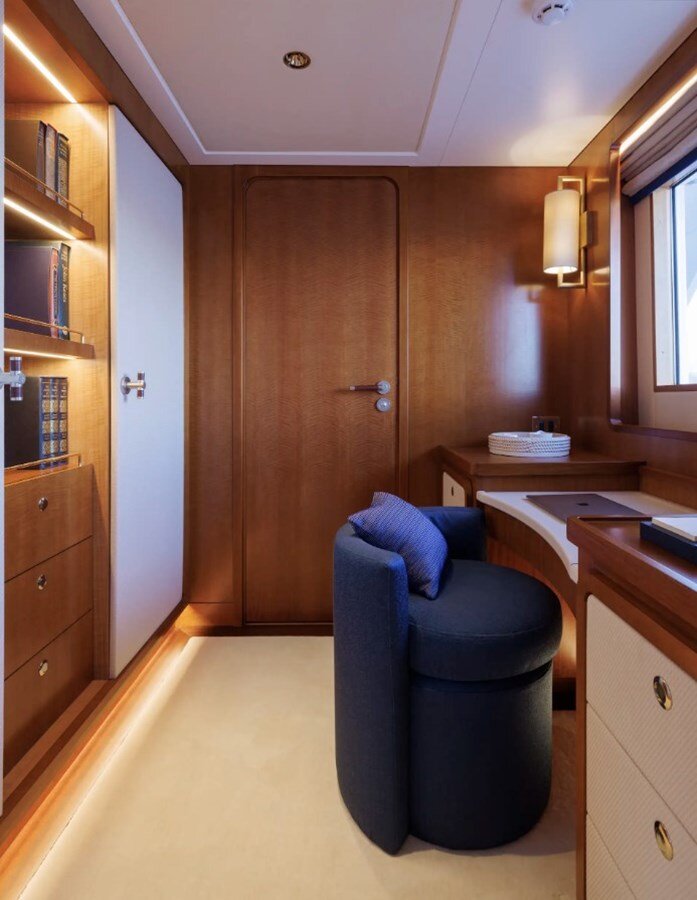 1982 FEADSHIP 137' 2