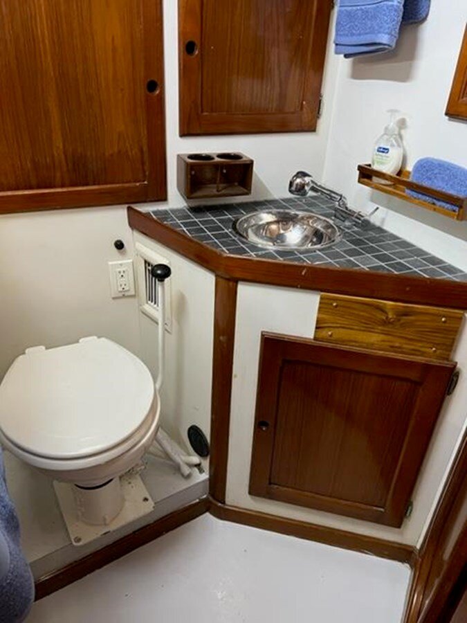 1983-bristol-yachts-45-94a476