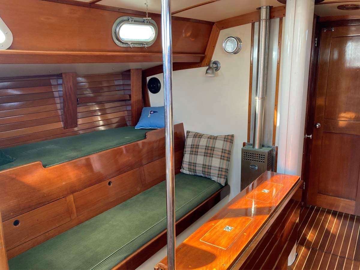 1983-hinckley-42-1-cf4a2f