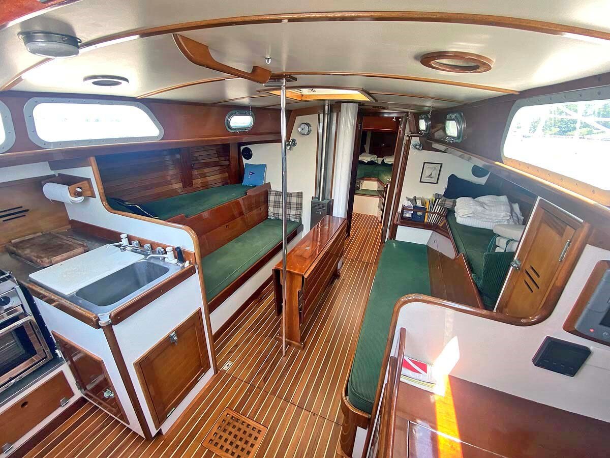 1983-hinckley-42-1-cf4a2f